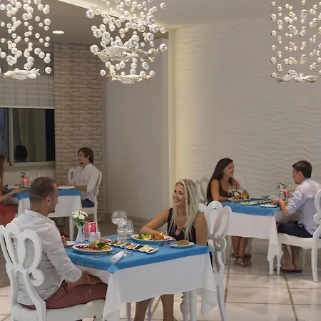 رويال الحمرا بالاس منتجع 5*