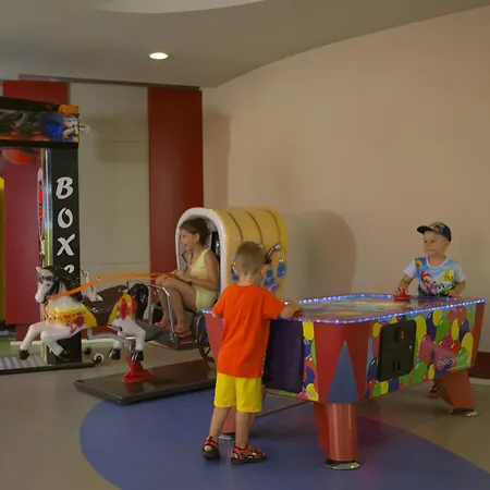 رويال الحمرا بالاس منتجع