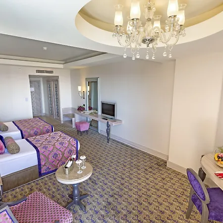 منتجع رويال الحمرا بالاس 5*