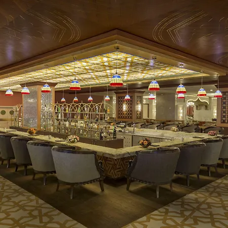 رويال الحمرا بالاس 5*