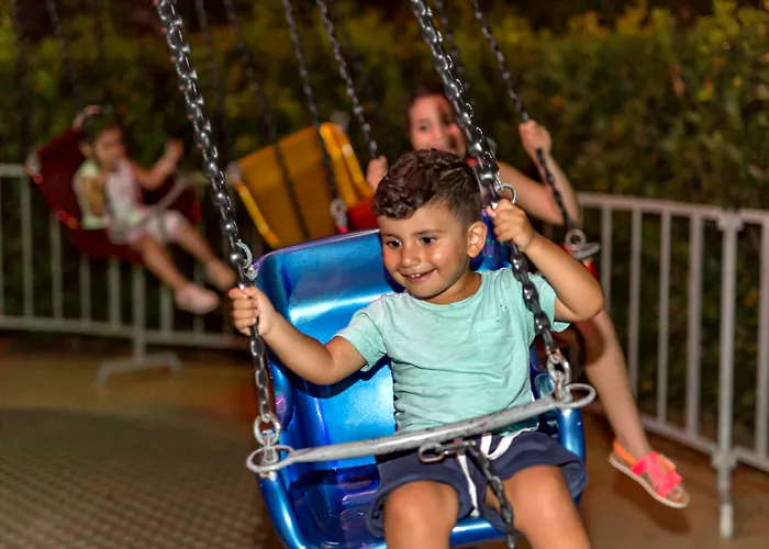 Ośrodek wypoczynkowy Royal Alhambra Palace Side