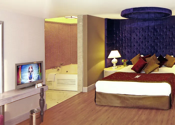 Ośrodek wypoczynkowy Royal Alhambra Palace Side