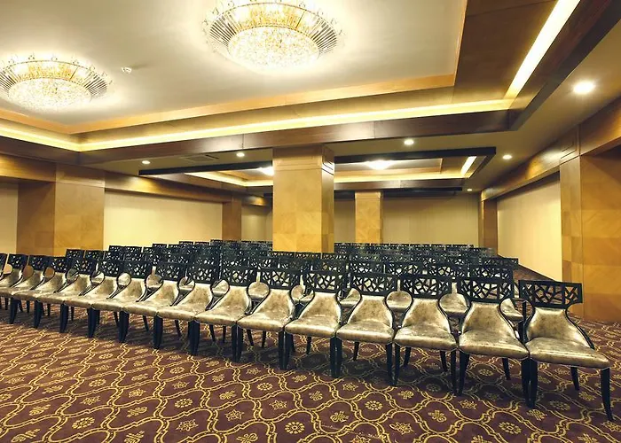 Royal Alhambra Palace Side