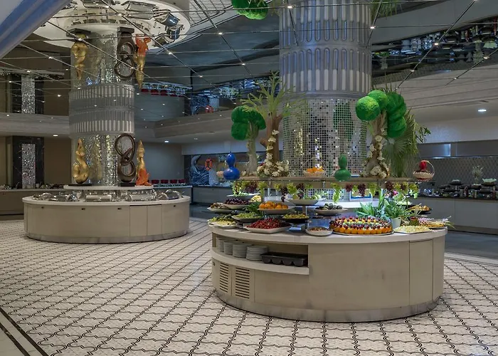 Royal Alhambra Palace 5* Side