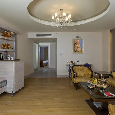 Royal Alhambra Palace Курортный комплекс 5*