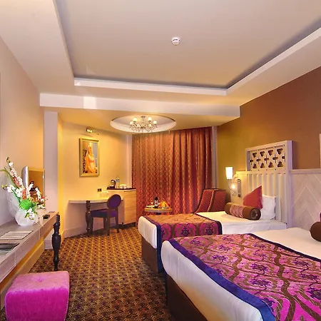 Royal Alhambra Palace Курортный комплекс 5*