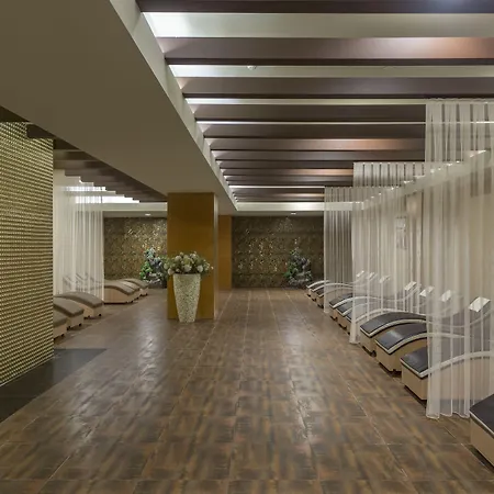 Royal Alhambra Palace Курортный комплекс