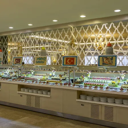 Курортный комплекс Royal Alhambra Palace 5*