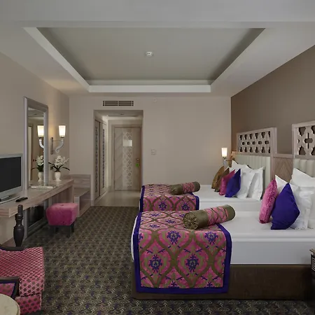 Royal Alhambra Palace Курортный комплекс 5*