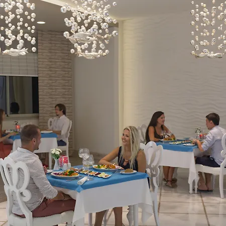 Royal Alhambra Palace Курортный комплекс 5*