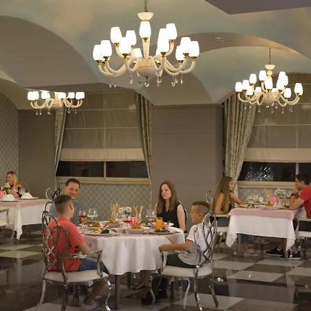 Курортный комплекс Royal Alhambra Palace 5*