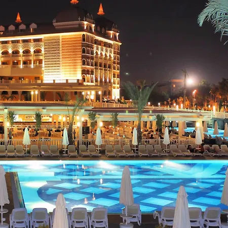 Курортный комплекс Royal Alhambra Palace 5*