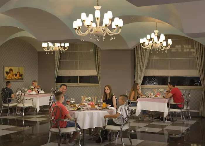 Semesteranläggning (resort) Royal Alhambra Palace 5*