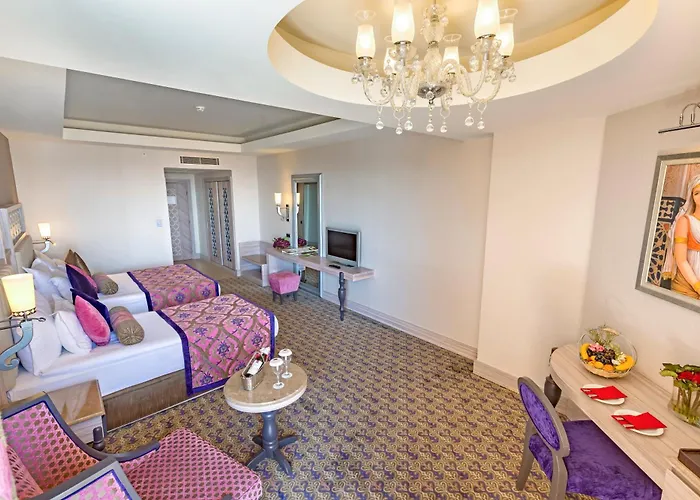 Semesteranläggning (resort) Royal Alhambra Palace Side