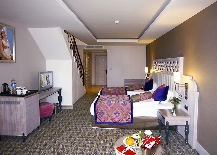 Semesteranläggning (resort) Royal Alhambra Palace